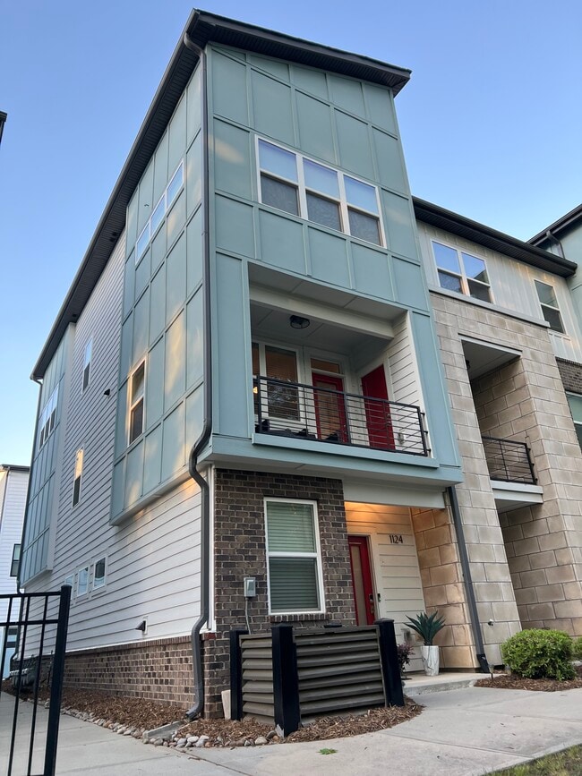 property at 1124 E 36th St