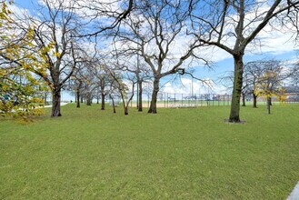 7120 N Sheridan Rd in Chicago, IL - Building Photo - Building Photo