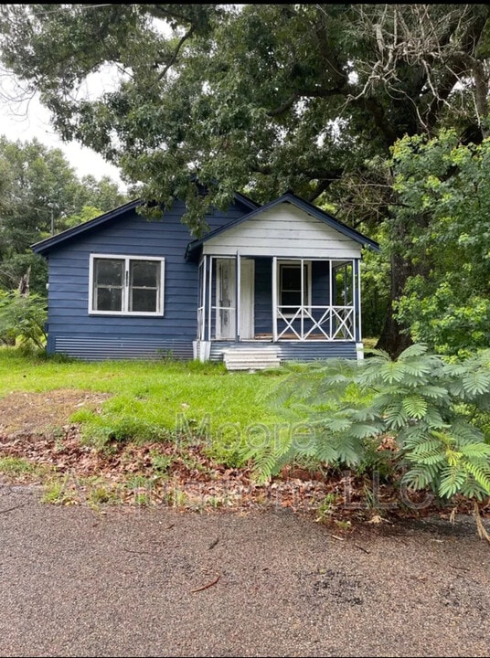 1604 Harris St in Longview, TX - Building Photo