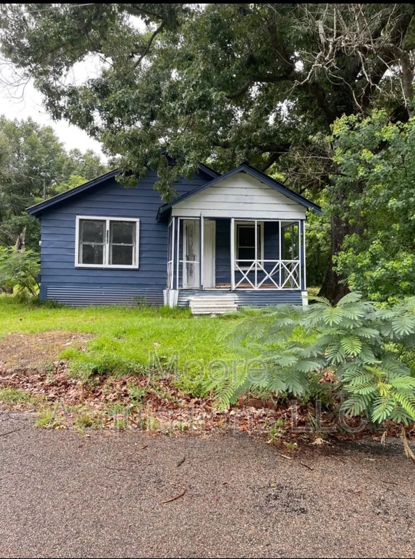 property at 1604 Harris St