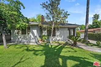 4818 La Canada Blvd in La Canada Flintridge, CA - Building Photo - Building Photo