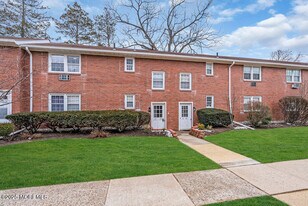 364 Westwood Ave in Long Branch, NJ - Building Photo