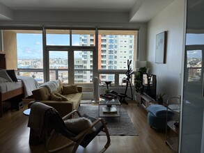 350 W Ash St, Unit Little Italy with Parking in San Diego, CA - Building Photo - Building Photo