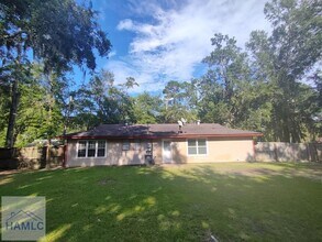 1007 Live Oak Dr in Hinesville, GA - Building Photo - Building Photo