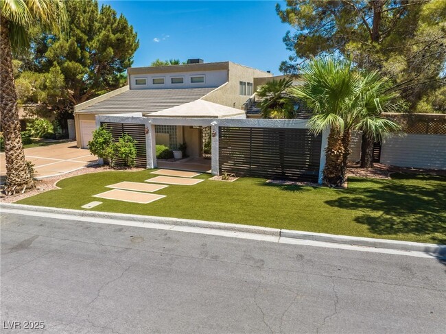 3003 La Mesa Dr