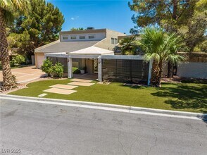 3003 La Mesa Dr in Henderson, NV - Building Photo - Building Photo