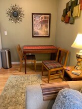 4511 Folker St in Anchorage, AK - Foto de edificio - Building Photo