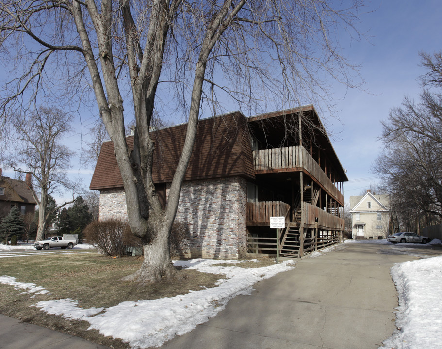 1902 E St in Lincoln, NE - Building Photo