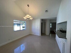 9403 SW 138th Pl in Miami, FL - Foto de edificio - Building Photo