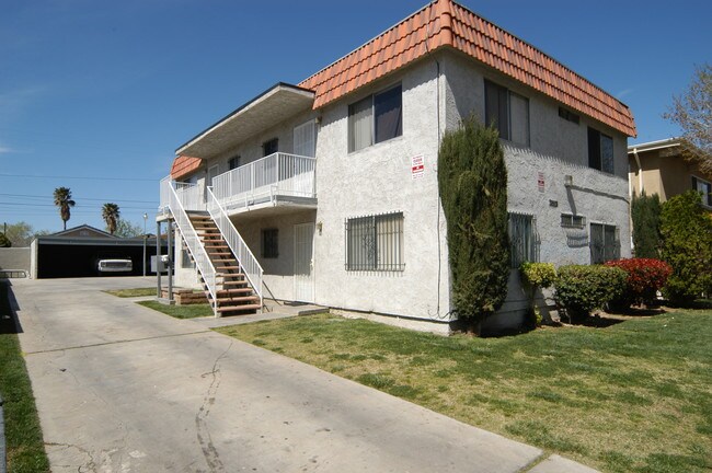 38509 N 5th St in Palmdale, CA - Building Photo - Building Photo