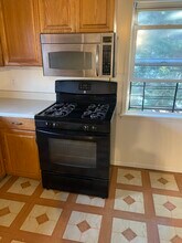 34 Avenue A, Unit 2nd floor in Inwood, NY - Building Photo - Building Photo