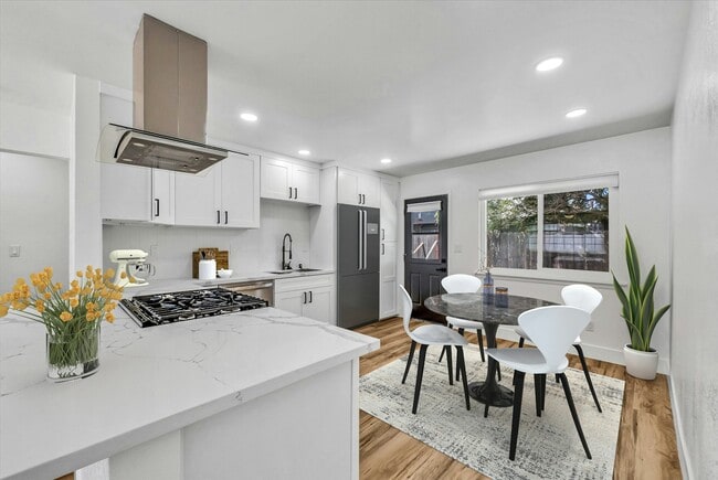 18425 Patterson Ln in Huntington Beach, CA - Building Photo - Building Photo