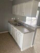 Parkview Apartments in Elgin, TX - Building Photo