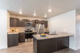 Millcreek  Apartments in Murray, UT - Foto de edificio - Interior Photo