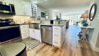 4242 Deste Ct in Greenacres, FL - Building Photo - Building Photo