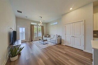 17303 Emperador Dr in Round Rock, TX - Building Photo - Building Photo