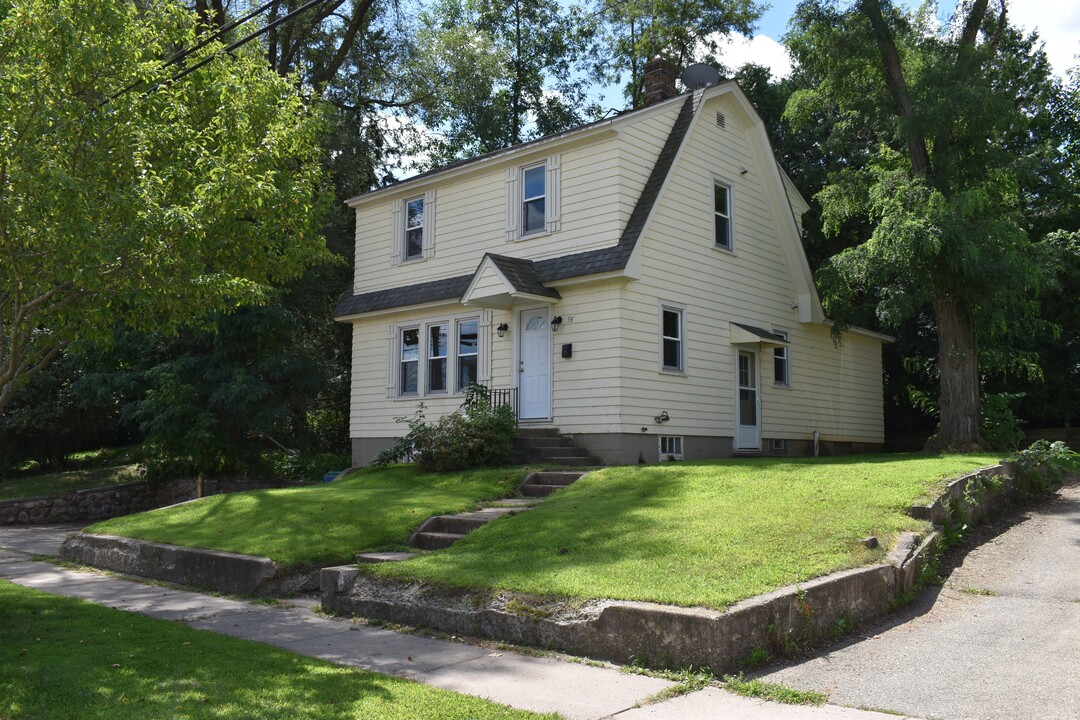 58 E 12th St in Clintonville, WI - Building Photo