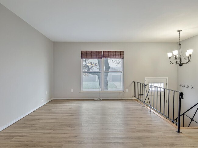 1203 Princeton Dr in O'Fallon, IL - Foto de edificio - Building Photo