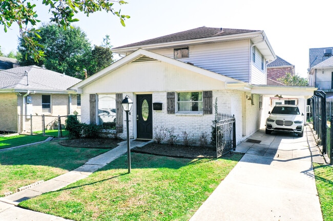 property at 278 W Robert E Lee Blvd