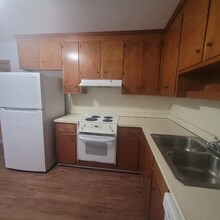 1252 Gatewood Rd, Unit Unit 4 in Newport News, VA - Building Photo - Building Photo