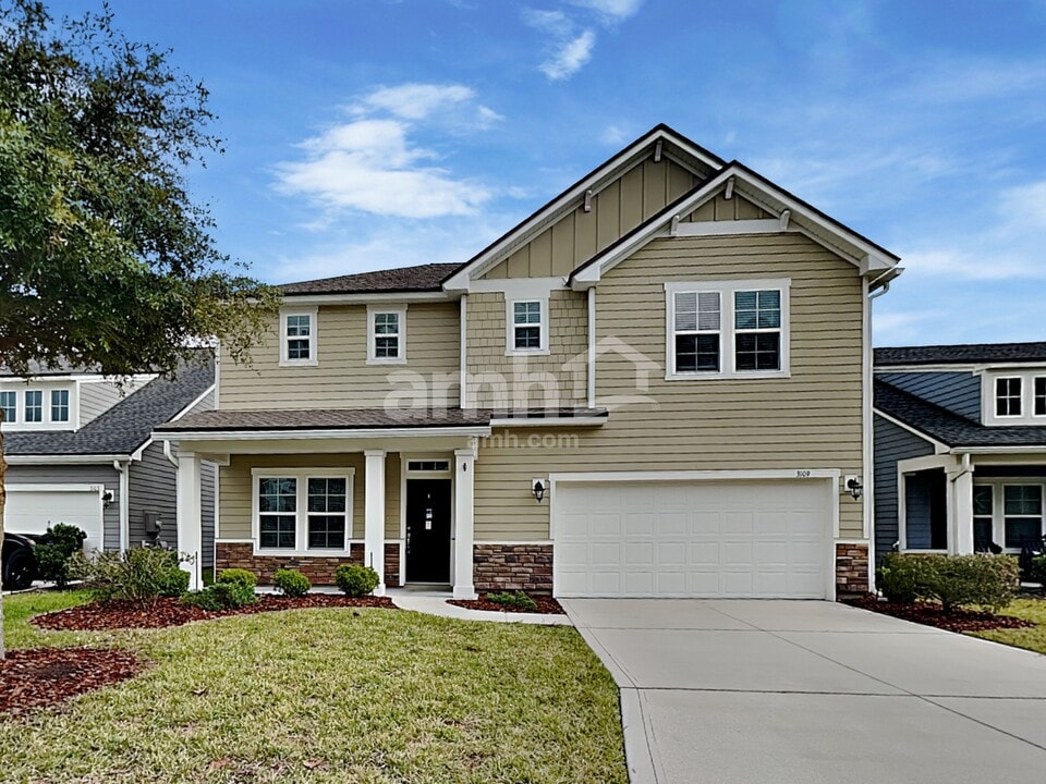 3109 Creek Village Ln in Green Cove Springs, FL - Foto de edificio
