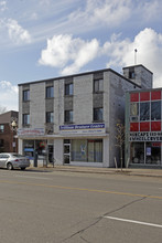 250 Lakeshore Rd E in Mississauga, ON - Building Photo - Building Photo