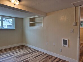 1023 5th St in Bremerton, WA - Foto de edificio - Building Photo