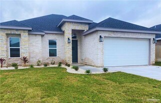 15 W Bella Vista Ave in Palmhurst, TX - Building Photo