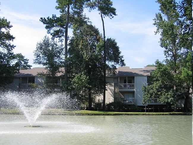 Kings Crossing Apartments in Kingwood, TX - Building Photo - Building Photo