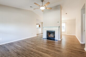 302 Laurel Tree Ln in Simpsonville, SC - Building Photo - Building Photo