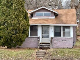 4227 11th St in Rock Island, IL - Building Photo