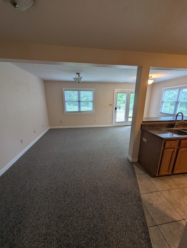 2 Rujon Drive, Unit 2 in Huntington, WV - Building Photo - Building Photo