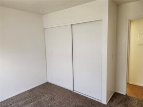 3437 E Cheyenne Ave in North Las Vegas, NV - Building Photo - Building Photo