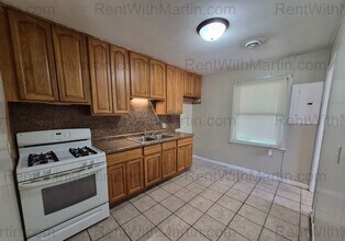 1132 Ackermant St in Waterloo, IA - Building Photo - Building Photo