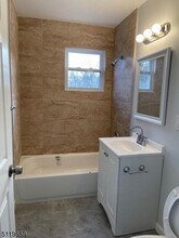 95 S Munn Ave-Unit -3 in Newark, NJ - Building Photo - Building Photo