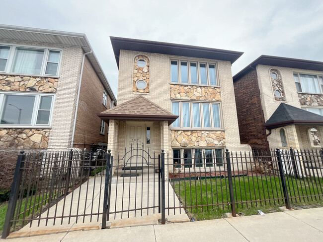 5189 S Archer Ave in Chicago, IL - Building Photo - Building Photo