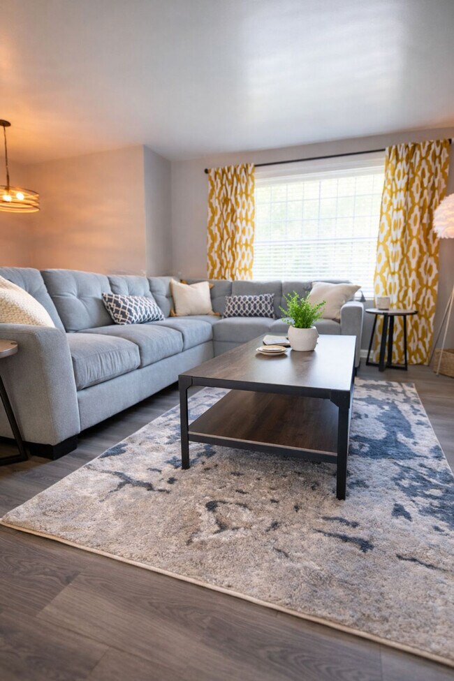 11423-11425 5 Cedars Rd in Charlotte, NC - Building Photo - Building Photo