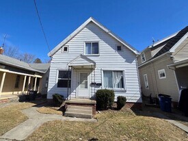 3010 Warsaw St in Toledo, OH - Building Photo