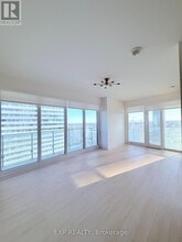 3900 Confederation Pkwy in Mississauga, ON - Building Photo - Building Photo