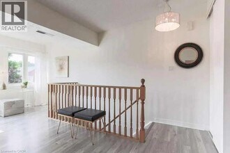 4140 Foxwood Dr in Burlington, ON - Building Photo - Building Photo