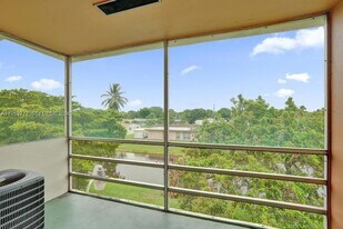 4731 NW 10th Ct, Unit 314 in Plantation, FL - Building Photo