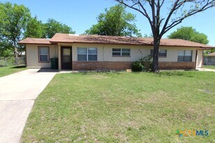 203 W Bobwhite Ln in Harker Heights, TX - Building Photo