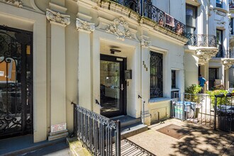 308 W 105th St in New York, NY - Foto de edificio - Building Photo