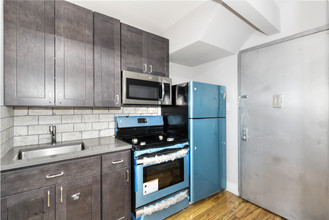 555 39th St in Brooklyn, NY - Building Photo - Interior Photo