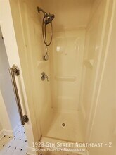 1923 5th St NE in Minneapolis, MN - Building Photo - Building Photo