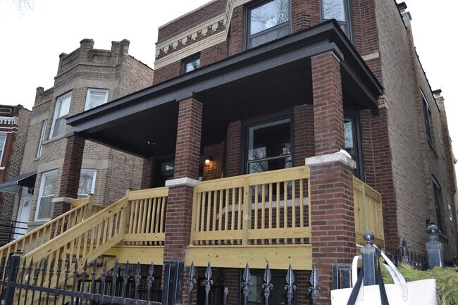 property at 4030 W Kamerling Ave