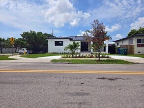 5152 SW 6th St-Unit -2 in Coral Gables, FL - Building Photo - Building Photo