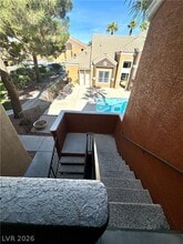 8101 W Flamingo Rd in Las Vegas, NV - Foto de edificio - Building Photo