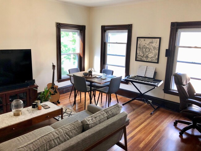37 Chester St, Unit 2