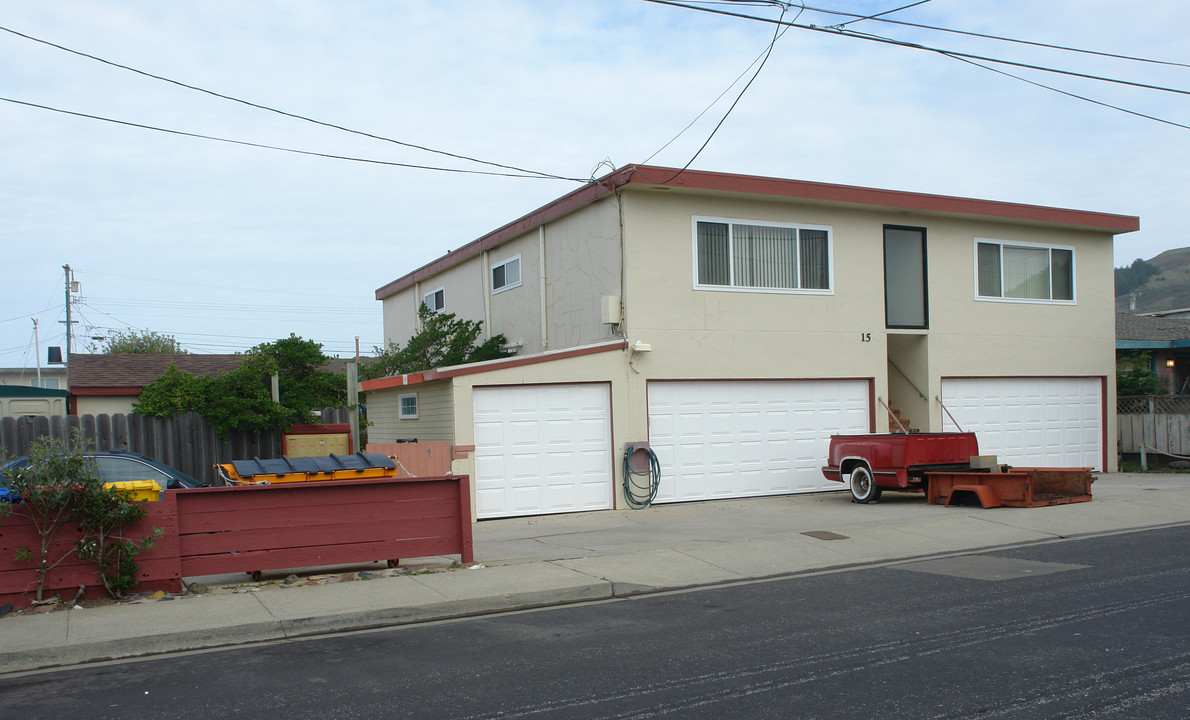 15 Santa Maria Ave in Pacifica, CA - Building Photo